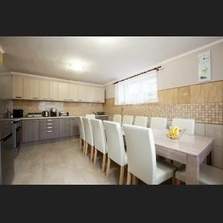 Juhar Wellness Vendeghaz Apartment