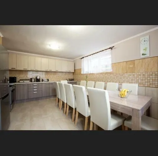 Juhar Wellness Vendeghaz Apartment