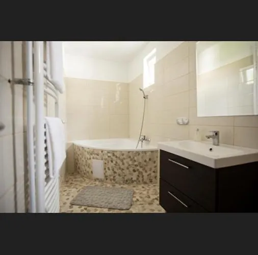 Juhar Wellness Vendeghaz Apartment